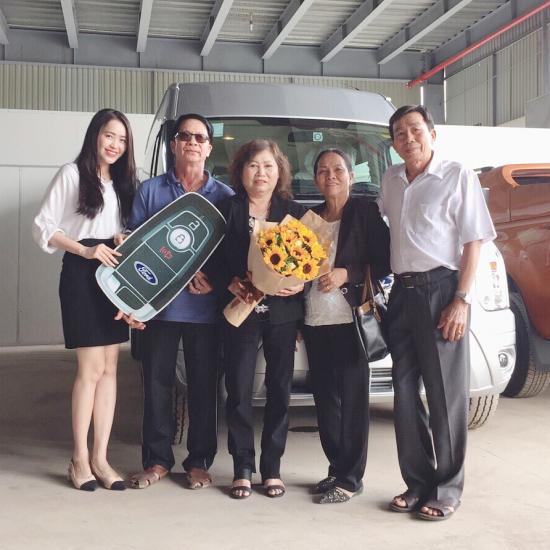 Ford Transit Luxury trao đến khách hàng Anh Võ Thành Minh
