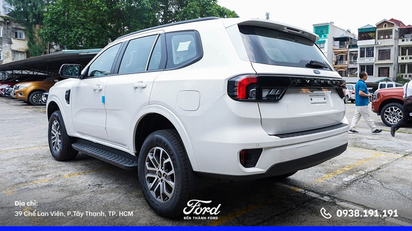Đuôi xe Ford Everest Ambiente