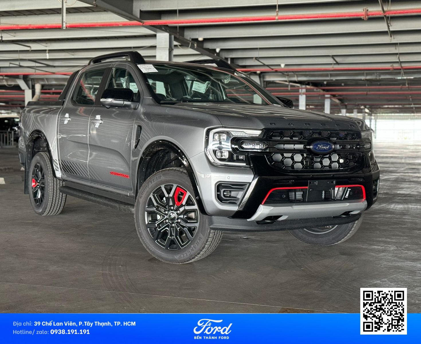 đầu xe Ford Ranger Stormtrak màu bạc 2026