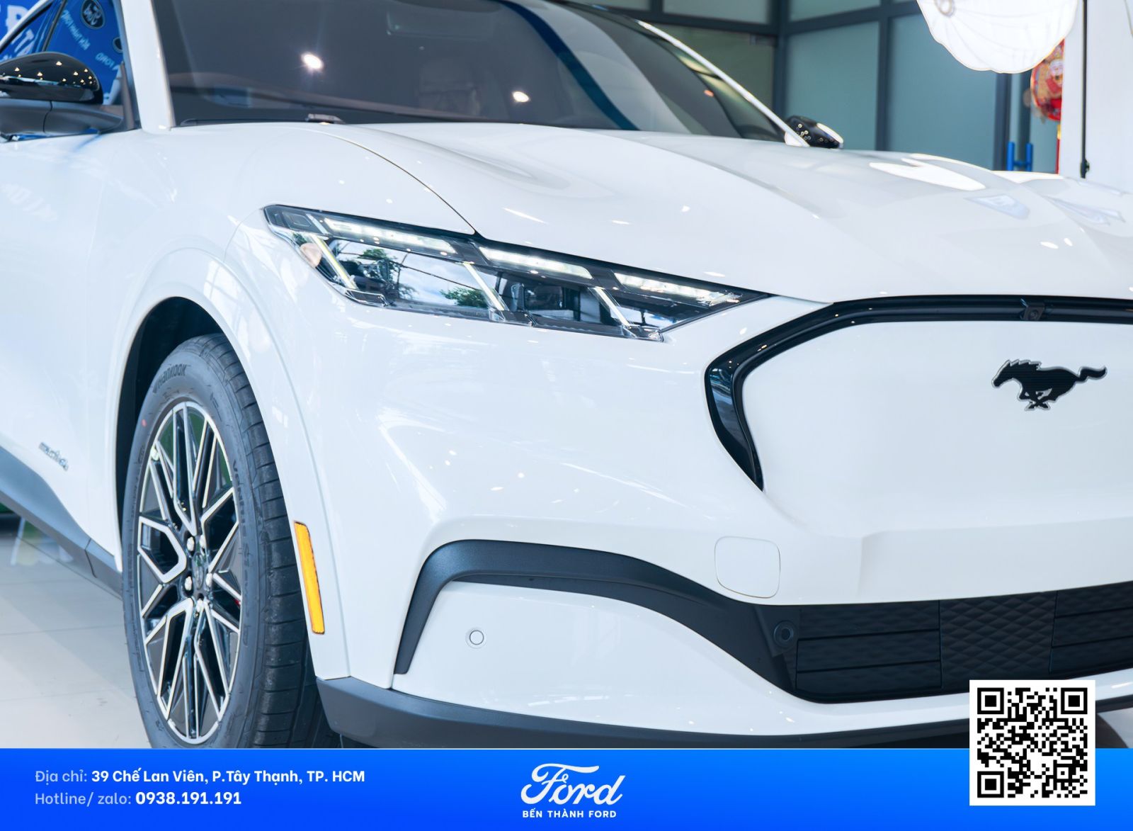 đèn led Ford mustang mach e màu trắng