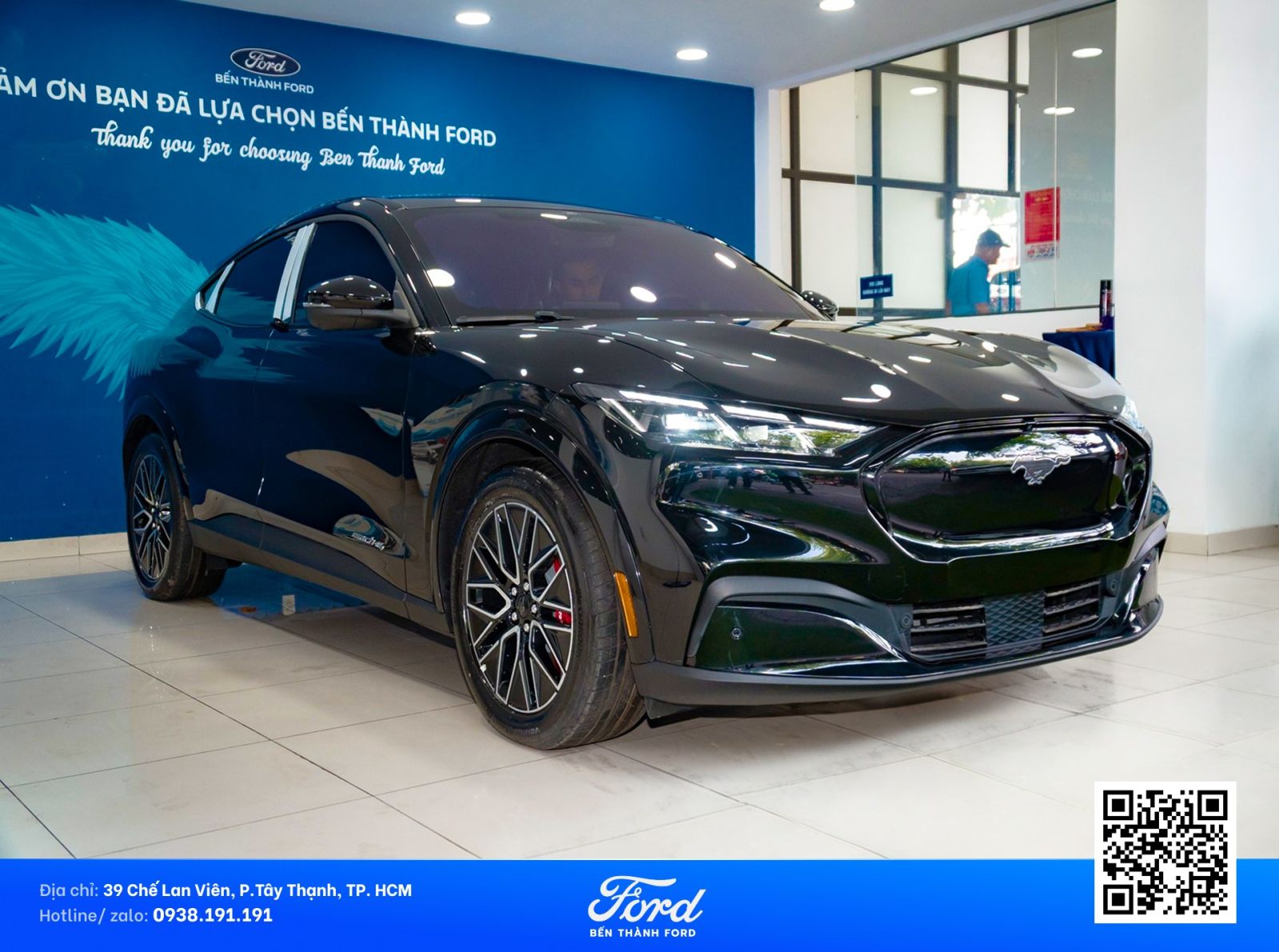 CẬN CẢNH MUSTANG MACH-E PREMIUM AWD MÀU ĐEN 2026