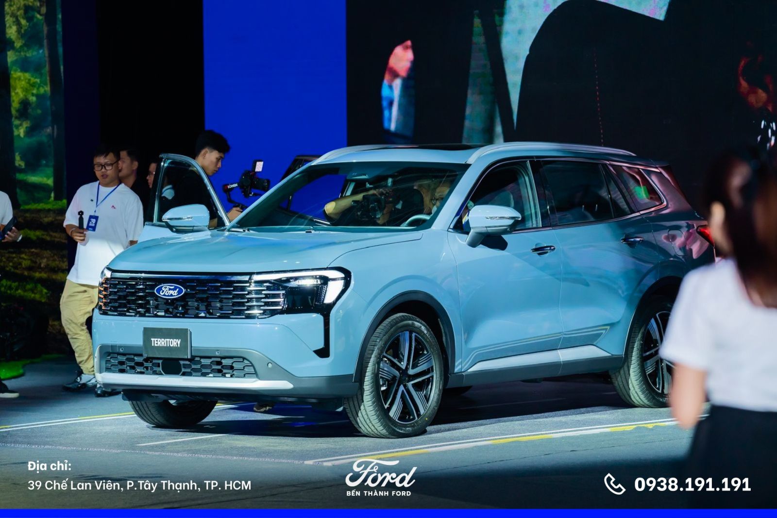 Ford Territory mới màu xanh