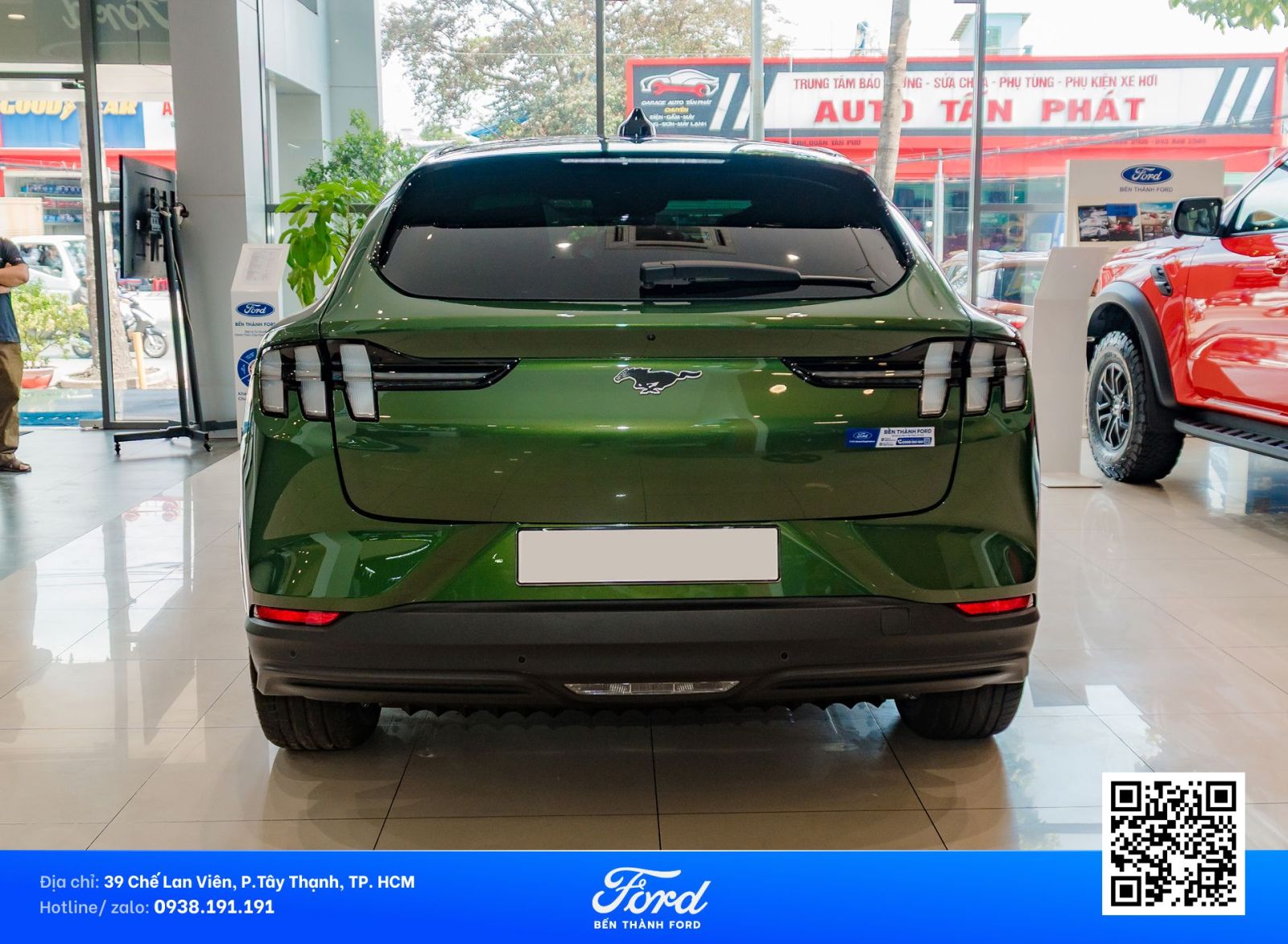 Mustang Mach-E màu xanh thời thượng 2026
