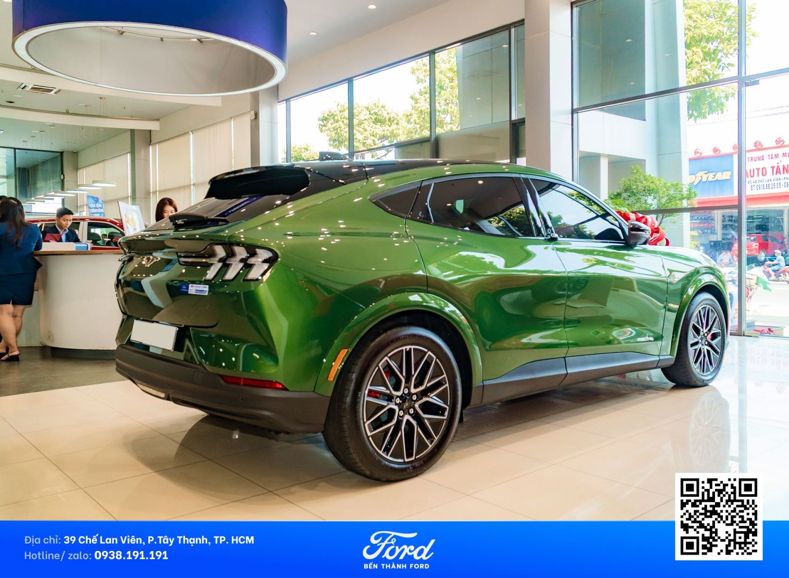 Thiết kế đầu xe Mustang Mach-E màu xanh thời thượng