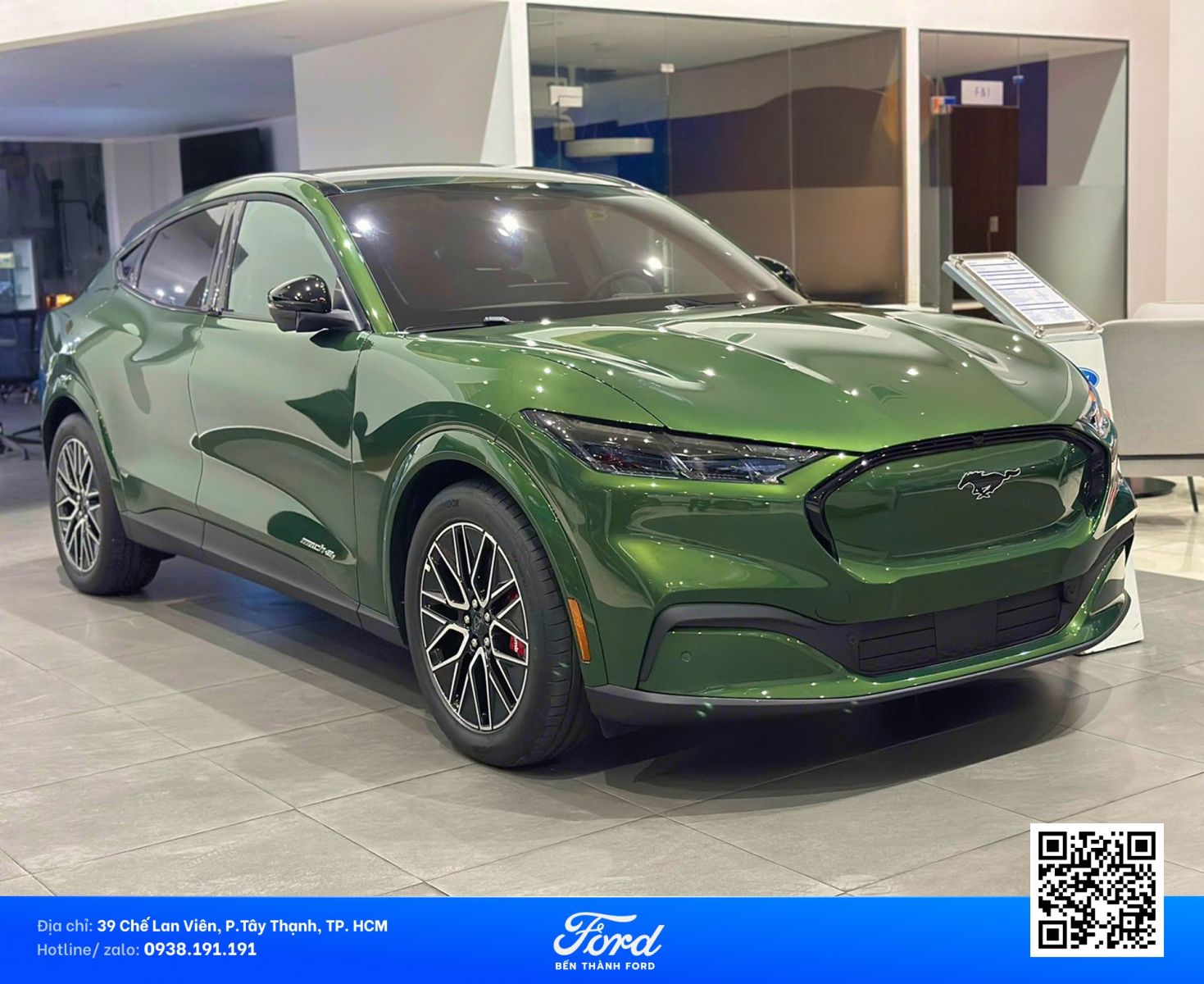 Mustang Mach-E Premium AWD màu xanh 2026 giá mới