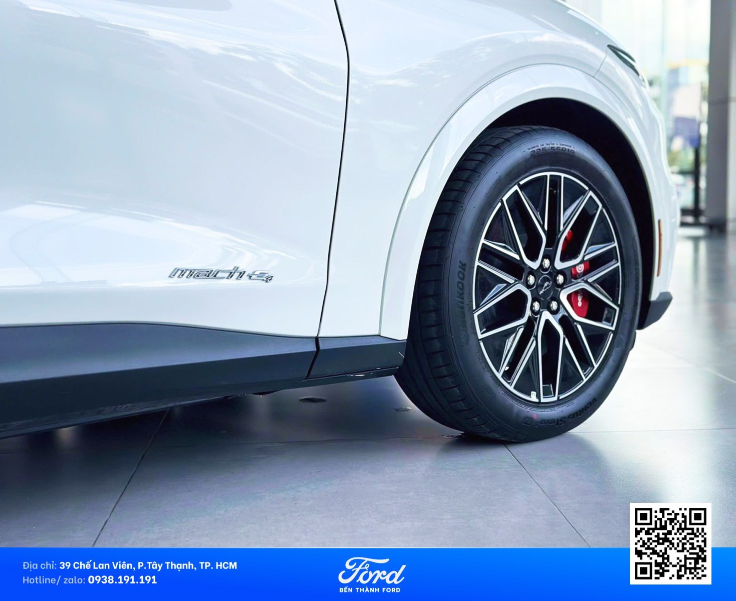 bánh xe Ford mustang mach e màu trắng