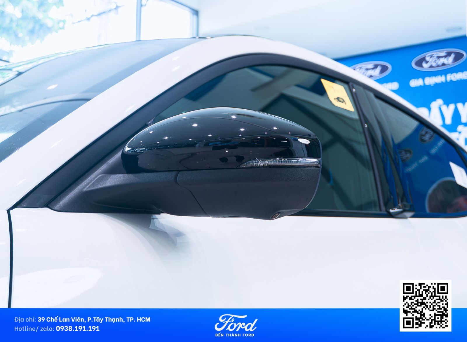 gương chiếu hậu Ford mustang mach e màu trắng